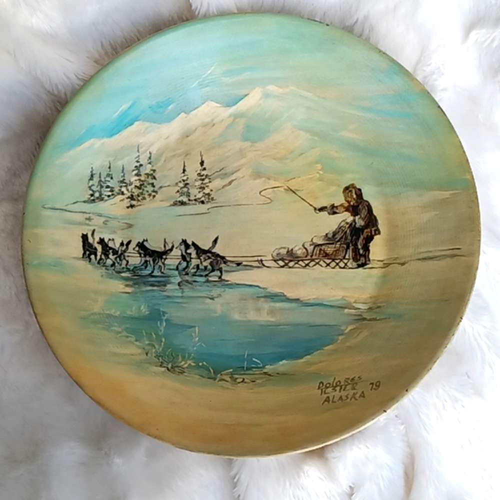 Alaskan hand painted gold mining pan Fur Rendezvous dog sled and musher